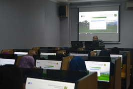 Suasana belajar di laboratorium akuntansi Universitas Muhammadiyah Semarang