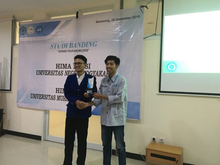 STUDI BANDING HIMA AKSI UNIMUS & HIMA DIKSI UNY