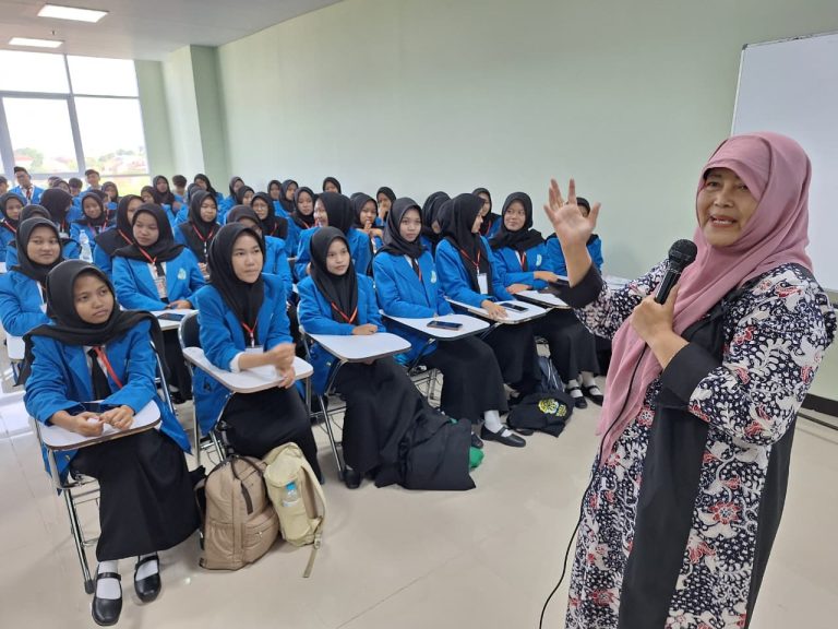 SAMBUT MAHASISWA BARU, PRODI S1 AKUNTANSI FEB UNIMUS GELAR MASA TA’ARUF
